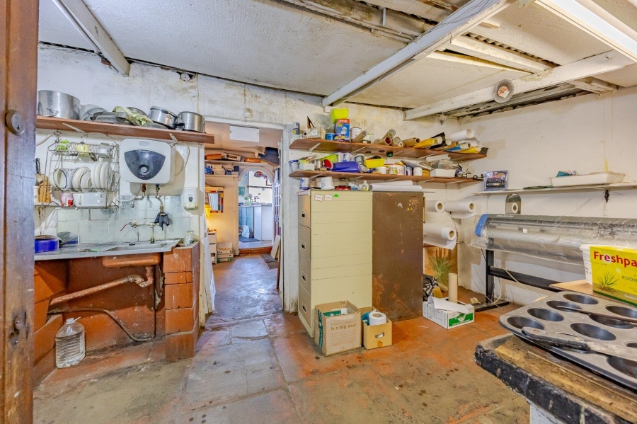 8 Bedroom Property for Sale in Lakeside Western Cape